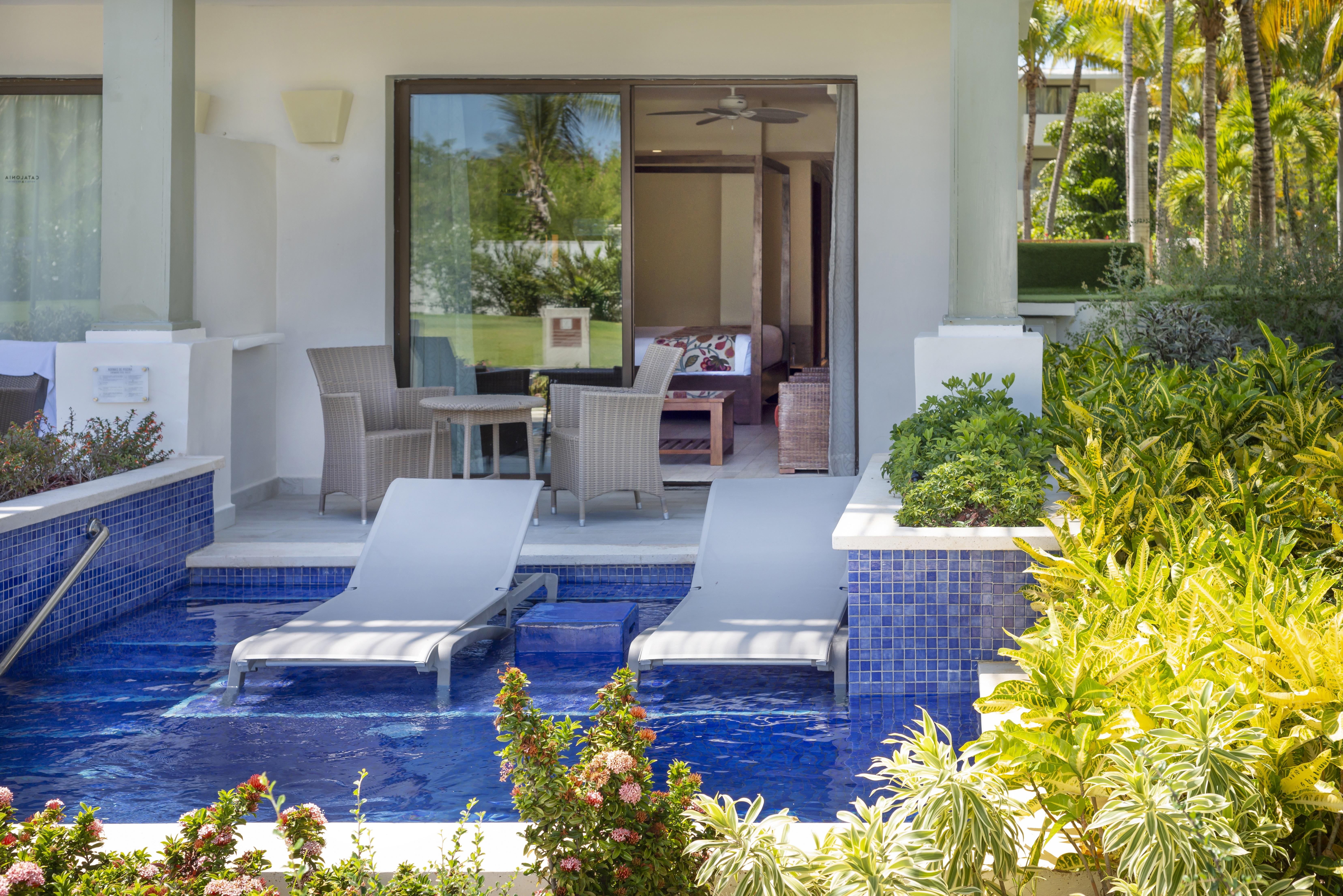 Catalonia Royal Bavaro (Adults Only) Πούντα Κάνα Εξωτερικό φωτογραφία A swim-out room at Hard Rock Hotel & Casino Punta Cana