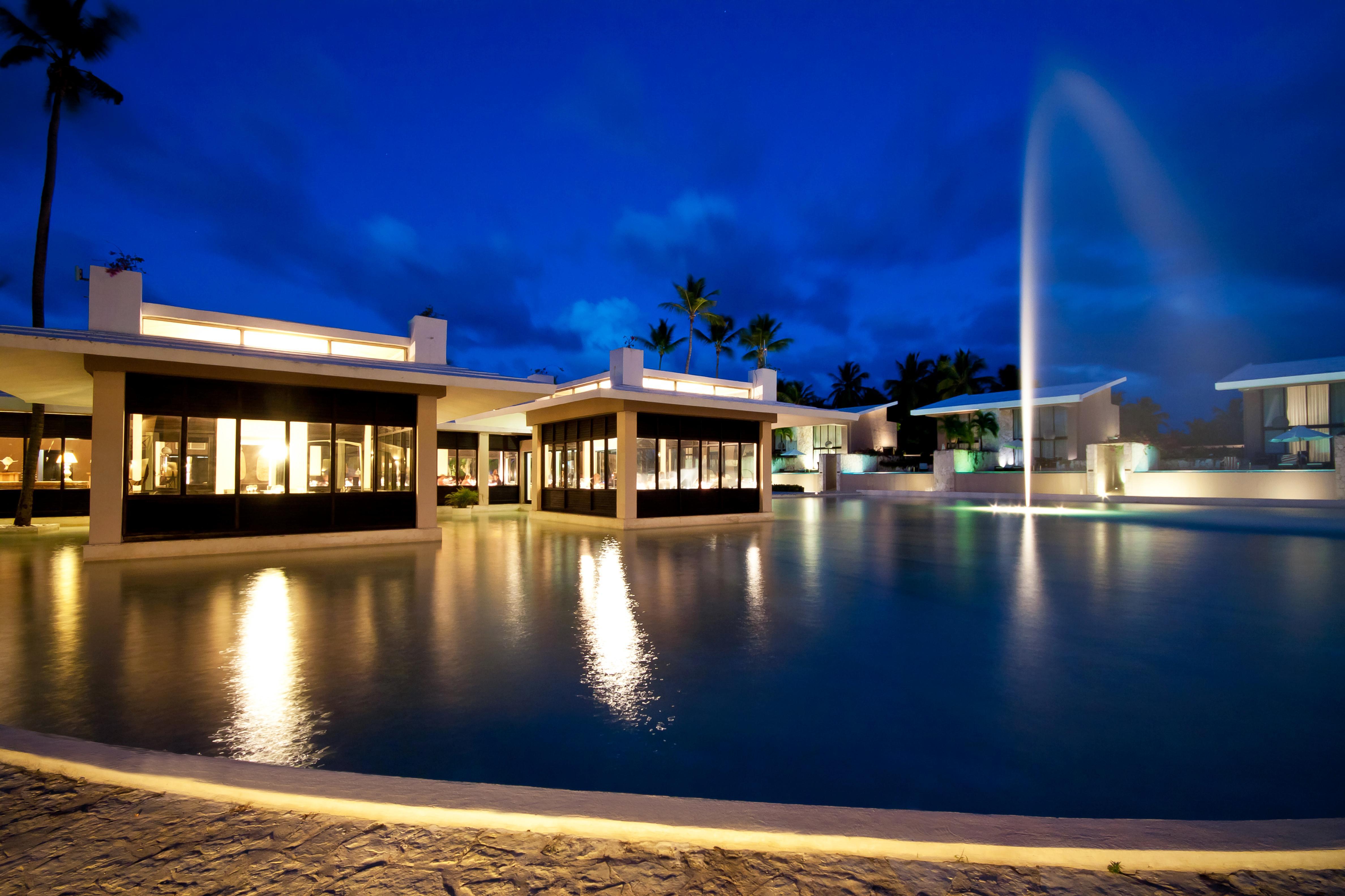 Catalonia Royal Bavaro (Adults Only) Πούντα Κάνα Εξωτερικό φωτογραφία Hard Rock Hotel & Casino Punta Cana