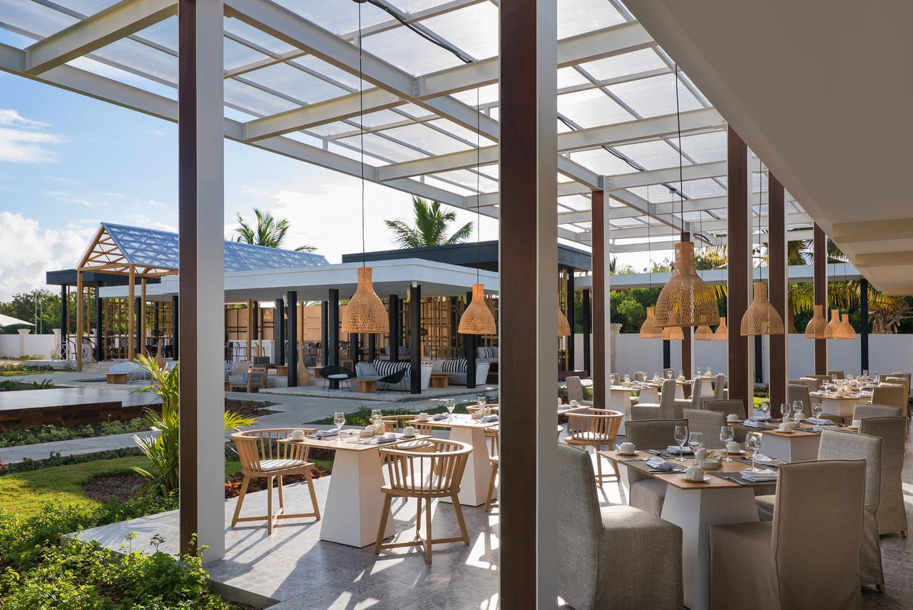 Catalonia Royal Bavaro (Adults Only) Πούντα Κάνα Εξωτερικό φωτογραφία The restaurant at the resort