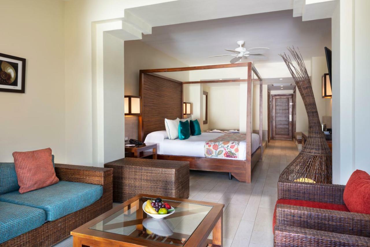Catalonia Royal Bavaro (Adults Only) Πούντα Κάνα Εξωτερικό φωτογραφία A room at the Hard Rock Hotel