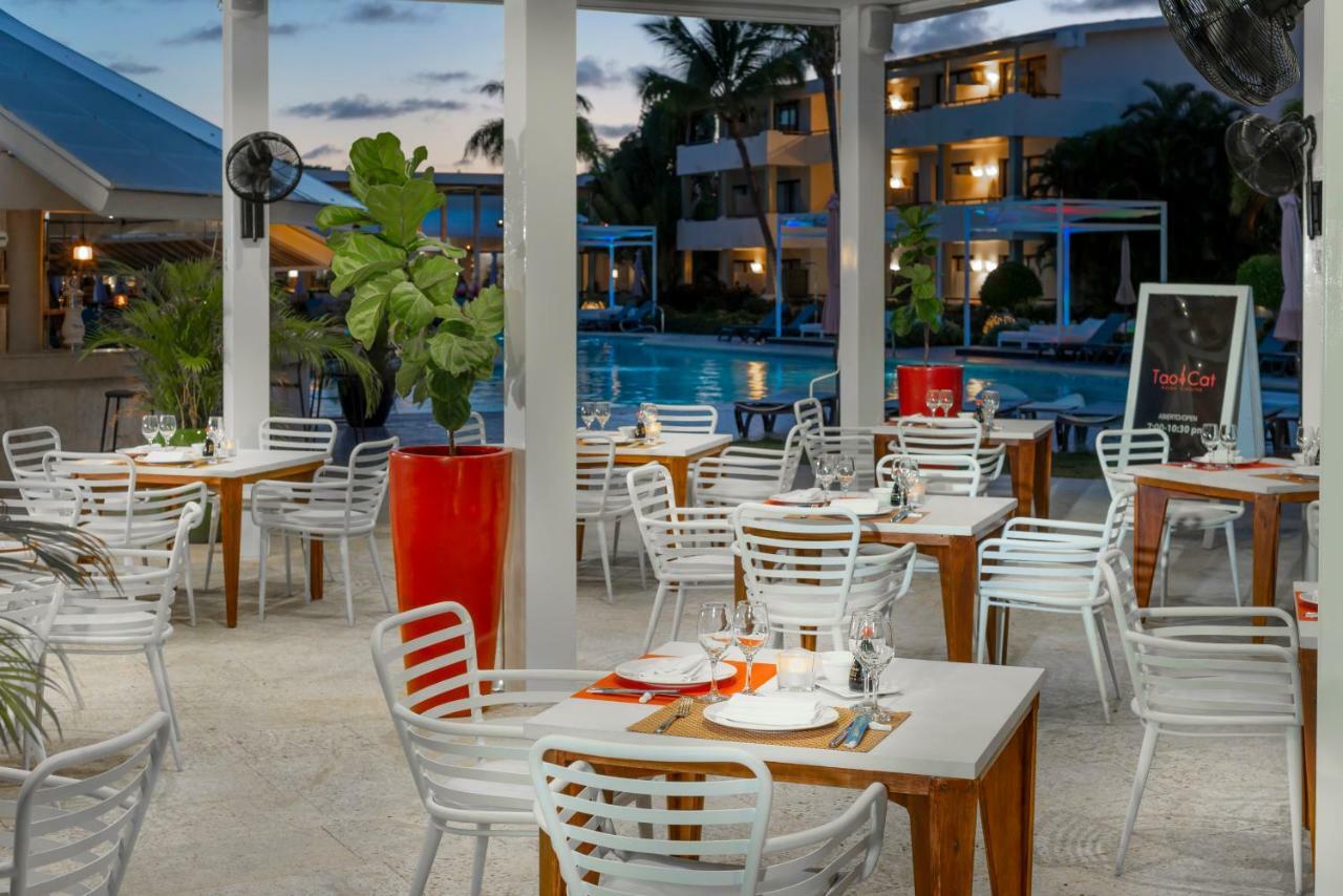 Catalonia Royal Bavaro (Adults Only) Πούντα Κάνα Εξωτερικό φωτογραφία The Deck at Island Shores